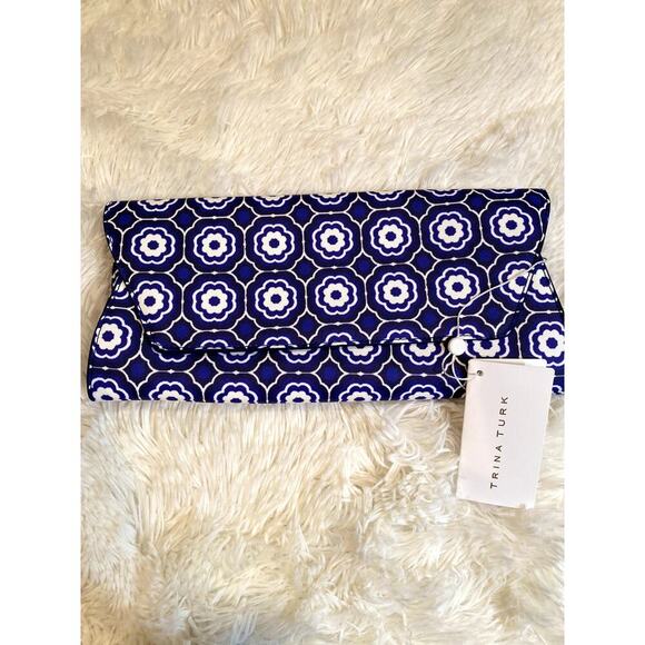 Trina Turk Blue & White Medallion Herringbone Printed Clutch - Sz. OS (NWT) - Picture 6 of 6